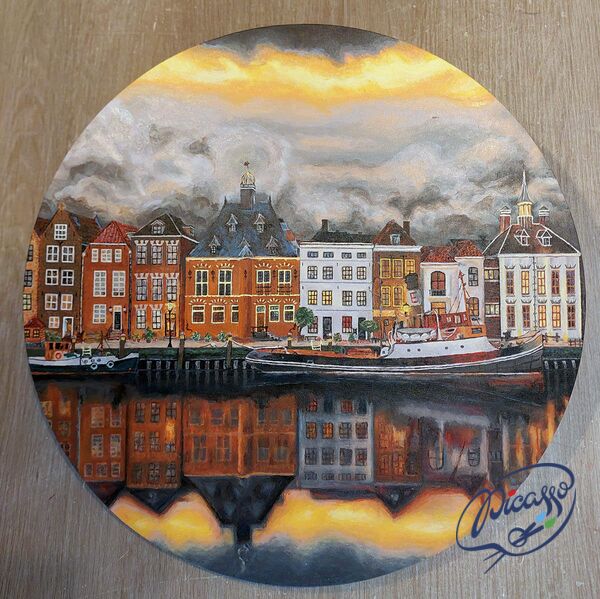 City in the Flames of Sunset 40x40 cm on a round frame