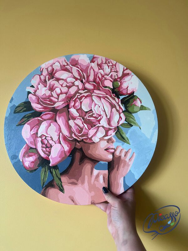 Smell of Mystery 40x40 cm on a round frame
