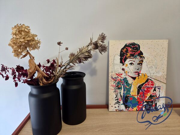 Audrey Hepburn 40cm*50cm (no frame)
