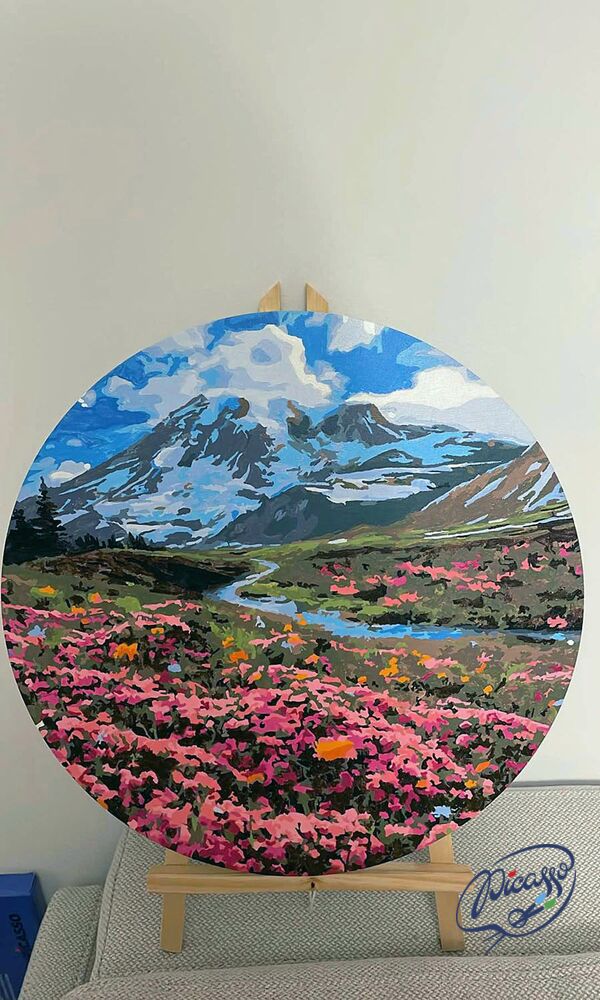 Blooming mountain meadows 40x40 cm on a round frame